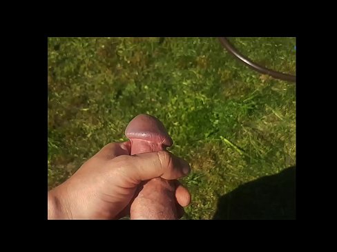 ❤️ Hottie si fa scopare a figa rosa è cums cun un squirt in un giardinu d'estate ️❌ Video cazzo  à porn co.redpornpictures.ru